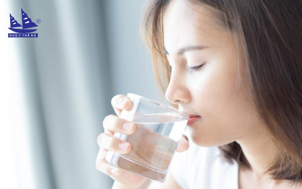 sai lầm khi uống nước
